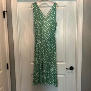 VNeck, Sleeveless, Green Dotted Dress